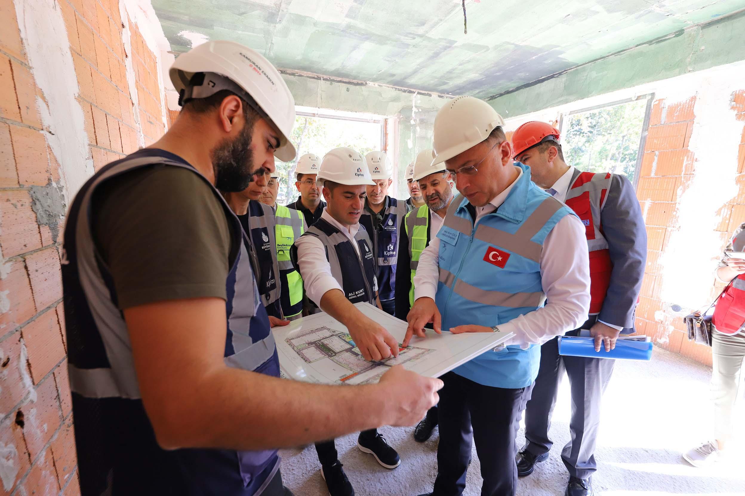 Beylikdüzü Belediyesi'nin afet koordinasyon ekibiyle toplantısı