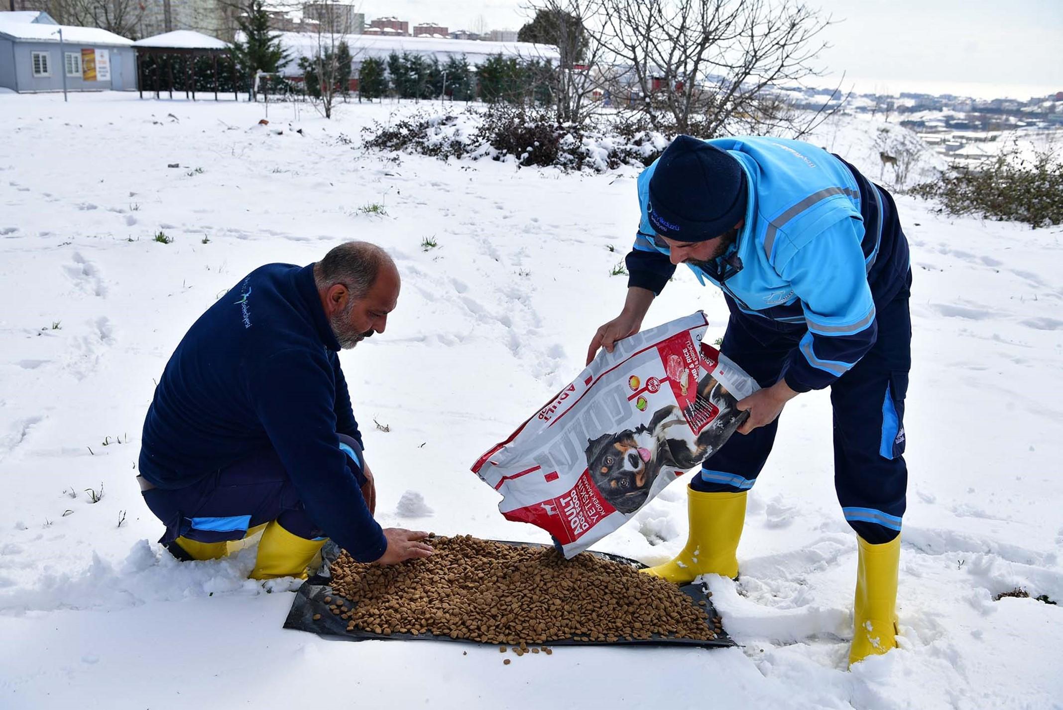 Beylikdüzü Belediyesi'nin afet koordinasyon ekibiyle toplantısı